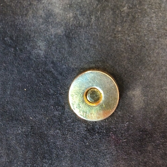 Vintage Black Crossbody Bag with Gold Chain - Picture 6 of 13